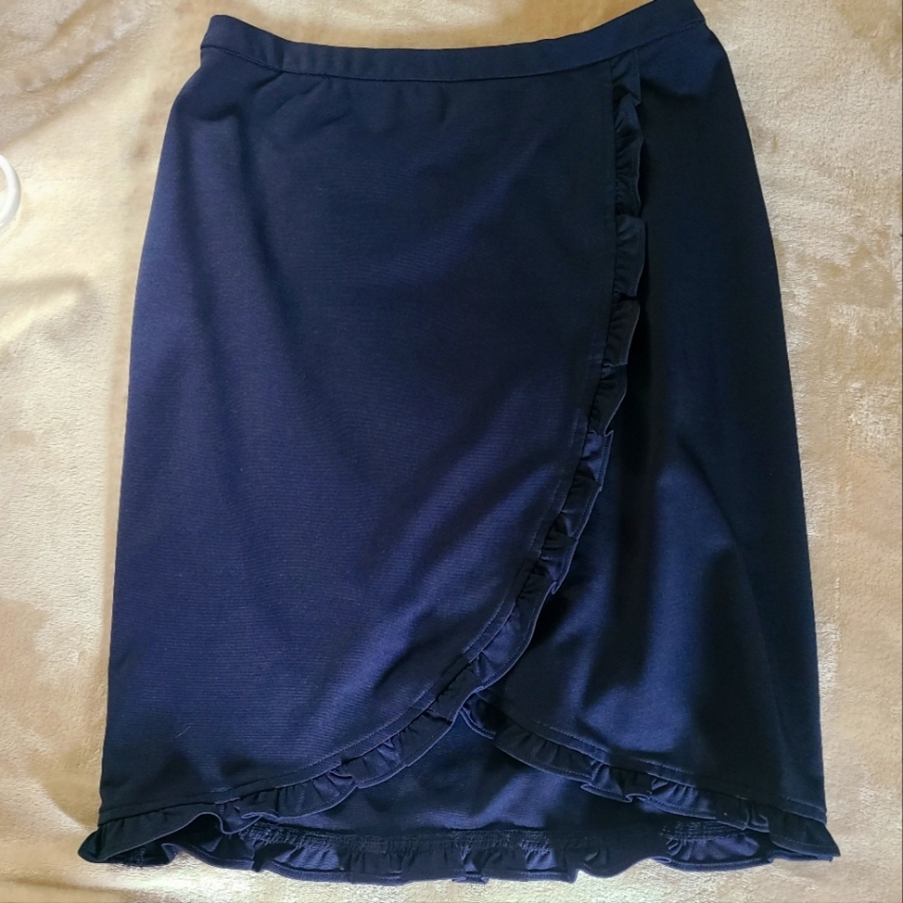 EUC Ava navy skirt